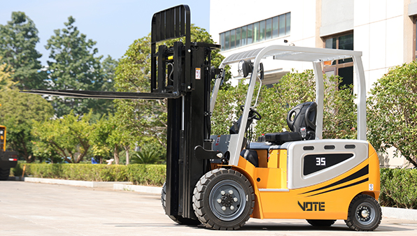 3Electric forklift.jpg