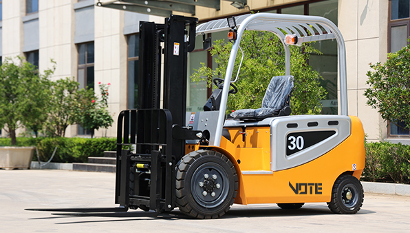 3Electric forklift.jpg