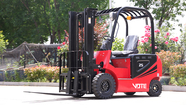 3Electric forklift.jpg