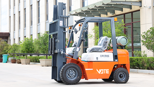 2Diesel forklift.jpg