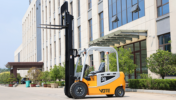 5Electric forklift.jpg